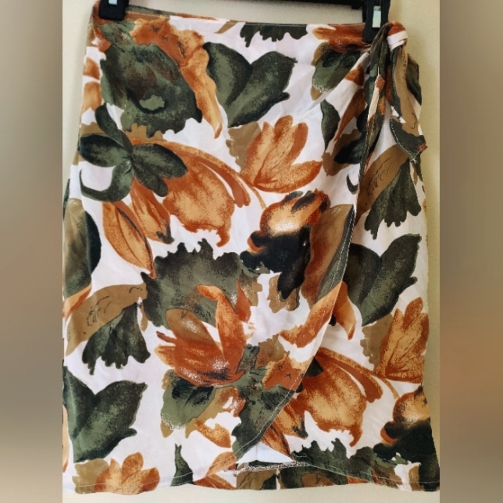Vintage FORENZA 90s 100% Silk Tulip Hem Mini Skirt